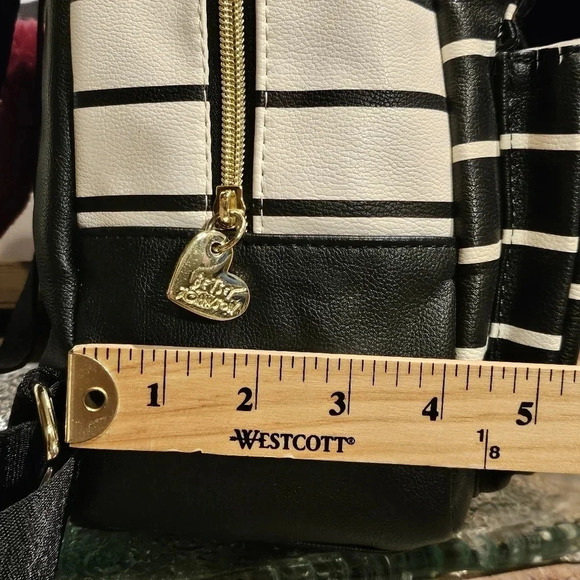 Betsey Johnson Faux Leather Backpack Furry Stuffed Heart - Picture 7 of 16